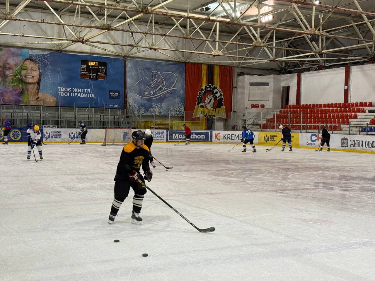 хокейна школа Старт групові тренування льодова арена Київ